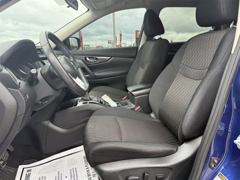 Used 2018 Nissan Rogue SV image 12