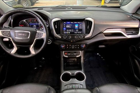 Used 2023 GMC Terrain SLT image 15