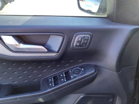 Used 2020 Ford Escape SEL image 18