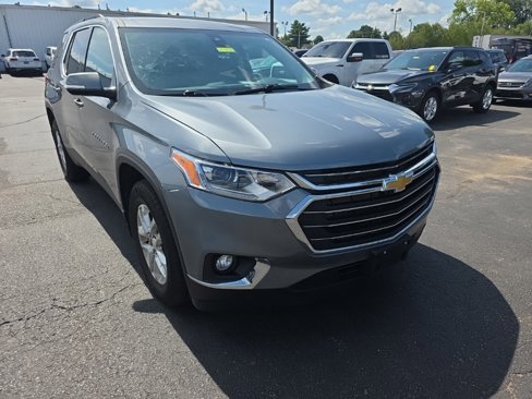 Used 2020 Chevrolet Traverse LT w/ Driver Confidence II Package image 3