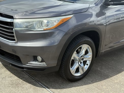 Used 2016 Toyota Highlander Limited image 2