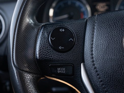 Used 2018 Toyota Corolla LE image 37