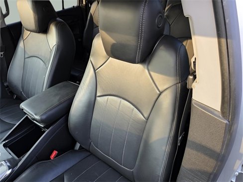 Used 2017 Buick Enclave Leather image 18