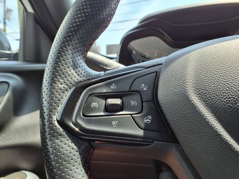 Certified 2025 Chevrolet Trax RS image 43