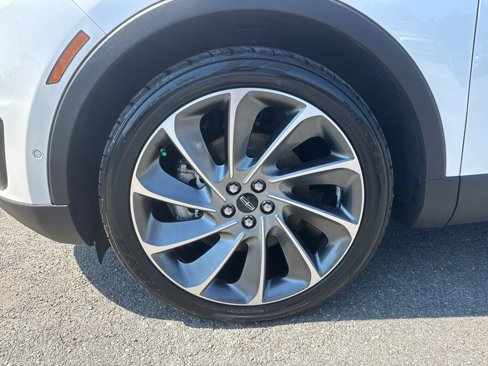 Used 2019 Lincoln Nautilus Reserve image 9