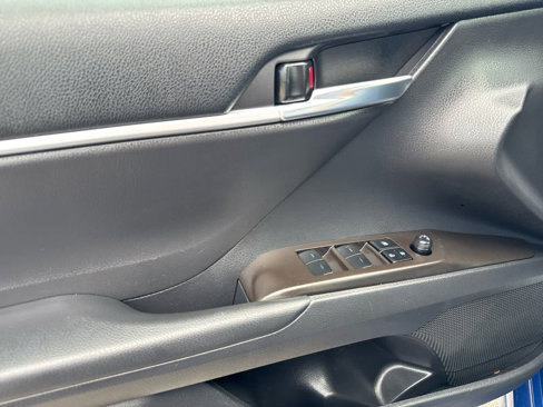 Used 2023 Toyota Camry SE image 28