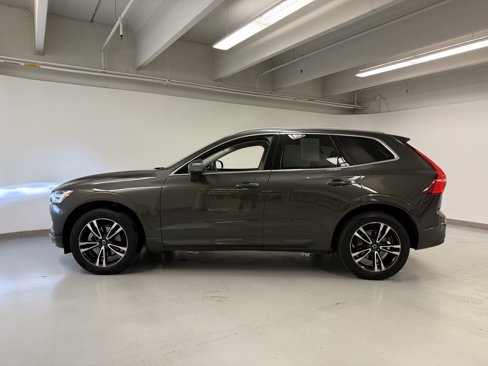 Used 2021 Volvo XC60 T5 Momentum w/ Protection Package image 7