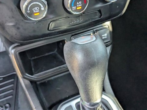 Used 2020 Jeep Renegade Sport image 12