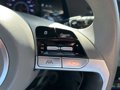 Used 2023 Hyundai Elantra SEL image 21