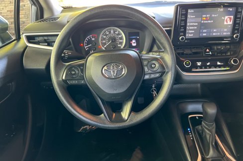 Used 2022 Toyota Corolla LE image 14