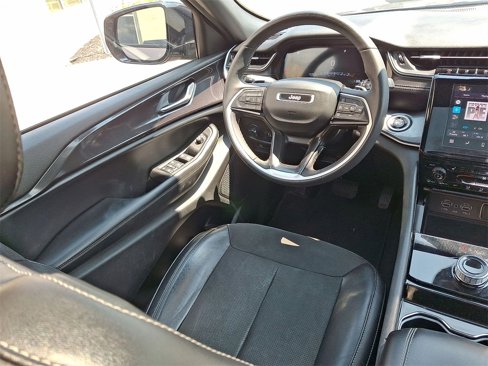 Used 2023 Jeep Grand Cherokee L Laredo image 15