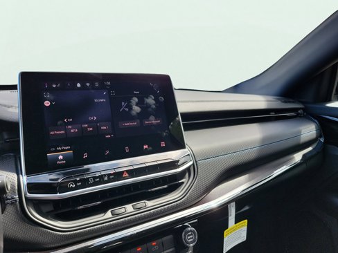 New 2026 Jeep Compass Latitude image 39