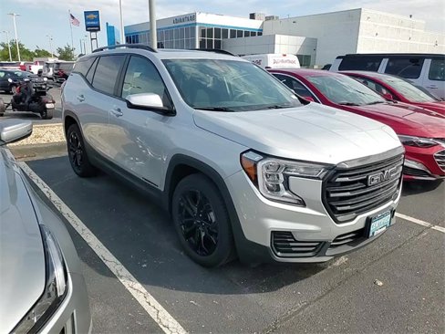 Used 2022 GMC Terrain SLE w/ Driver Convenience Package image 1