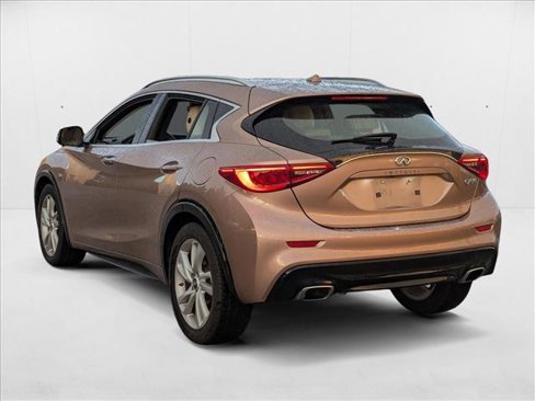 Used 2018 INFINITI QX30 Premium w/ Cargo Package image 7