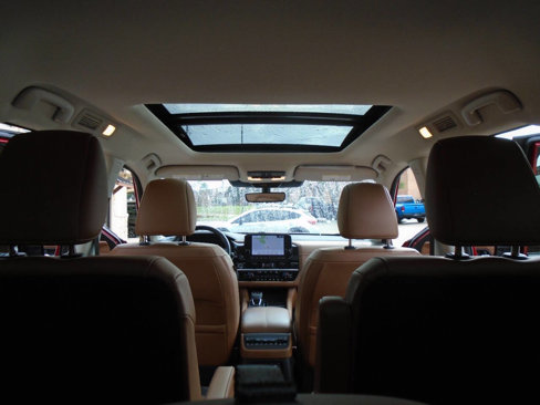 Used 2023 Nissan Pathfinder Platinum image 16
