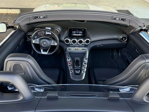 Used 2018 Mercedes-Benz AMG GT Roadster image 35