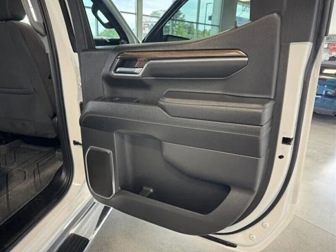 Used 2024 Chevrolet Silverado 1500 LT image 27