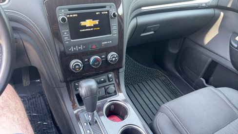 Used 2017 Chevrolet Traverse LT w/ Style and Technology Package image 14