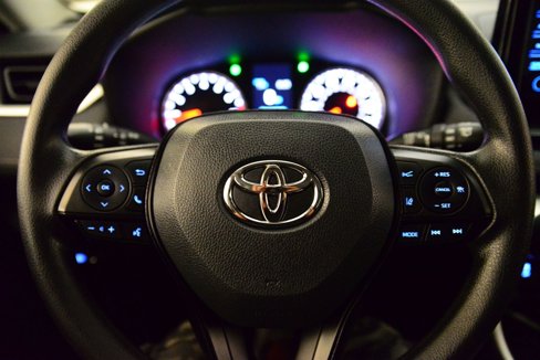 Used 2021 Toyota RAV4 XLE image 13