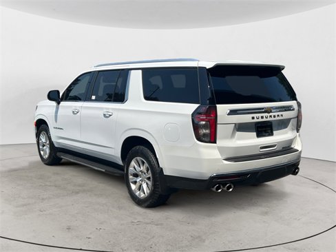 Used 2023 Chevrolet Suburban Premier image 3