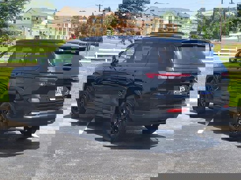 New 2025 Jeep Grand Cherokee L Altitude image 4