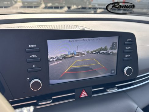Used 2021 Hyundai Elantra SE image 20