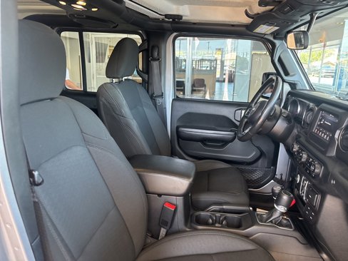Used 2020 Jeep Gladiator Sport w/ Quick Order Package 24S image 34