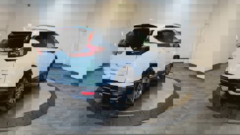 Used 2020 Honda CR-V Touring image 8