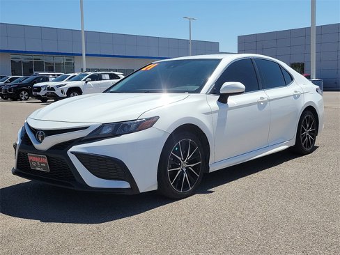 Used 2021 Toyota Camry SE image 5