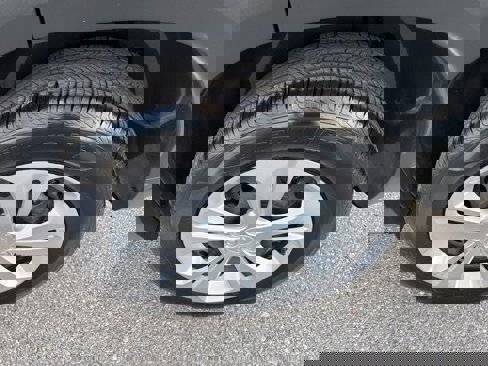 Certified 2025 Chevrolet Trax LS image 8