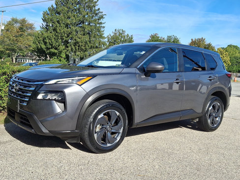 Used 2024 Nissan Rogue SV image 3