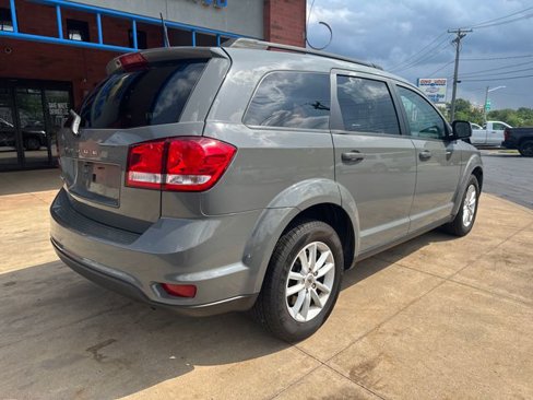Used 2019 Dodge Journey SE image 7