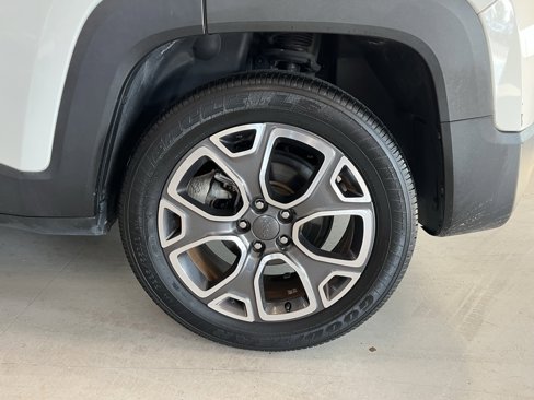Used 2016 Jeep Renegade Limited image 10