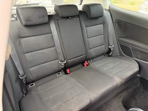 Used 2010 Volkswagen Golf 2-Door image 14