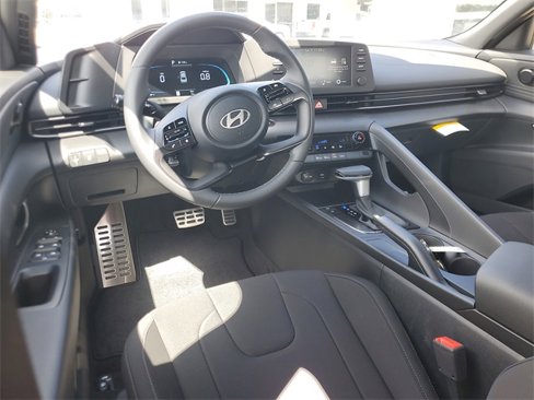 New 2025 Hyundai Elantra Sport image 11