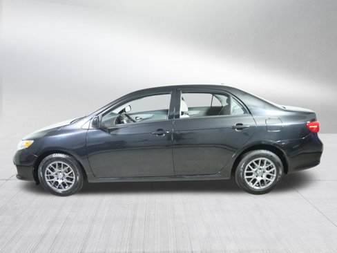 Used 2010 Toyota Corolla LE image 4
