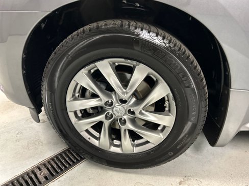 Used 2015 INFINITI QX60 AWD w/ Premium Package image 9
