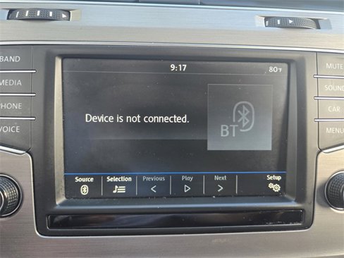 Used 2017 Volkswagen Golf S image 17