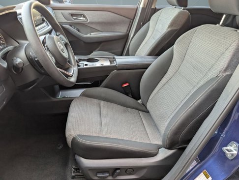 Used 2023 Nissan Rogue SV image 5