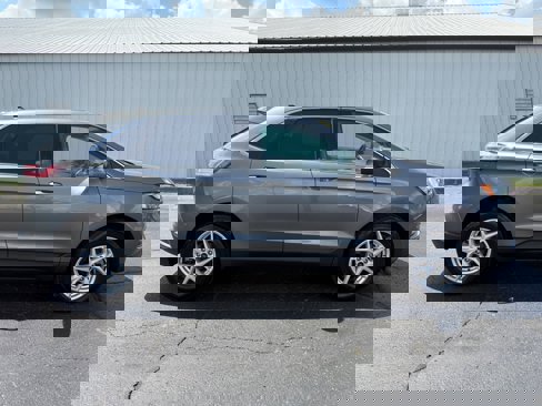 Used 2023 Ford Edge SEL image 2
