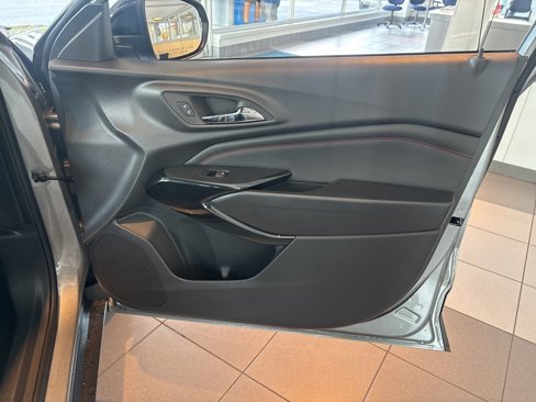 New 2025 Chevrolet Trax RS w/ Sunroof Package image 25