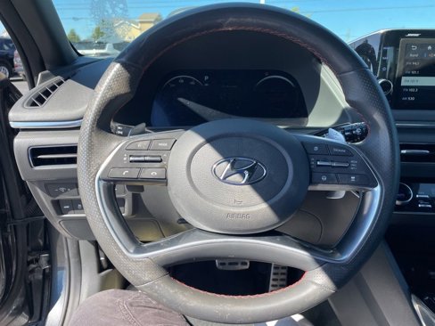 Used 2021 Hyundai Sonata SEL Plus w/ Tech Package image 16