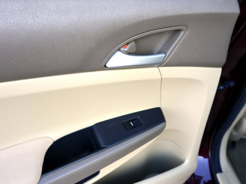 Used 2010 Honda Accord LX-P image 34