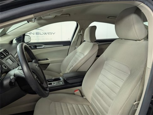 Used 2017 Ford Fusion SE image 12