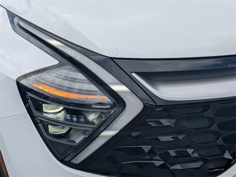 Used 2025 Kia Sportage EX image 8