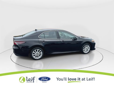 Used 2023 Toyota Camry LE image 8