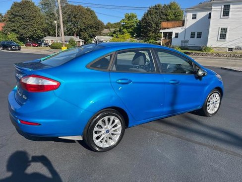 Used 2014 Ford Fiesta SE w/ Equipment Group 201A image 2