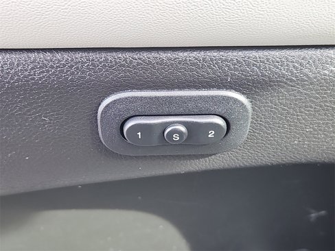 Used 2018 Jeep Grand Cherokee Limited image 21