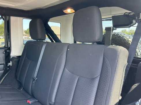 Used 2018 Jeep Wrangler Unlimited Sport S image 40