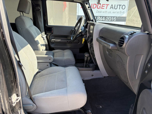 Used 2008 Jeep Wrangler Unlimited Rubicon w/ PWR Convenience Group image 27